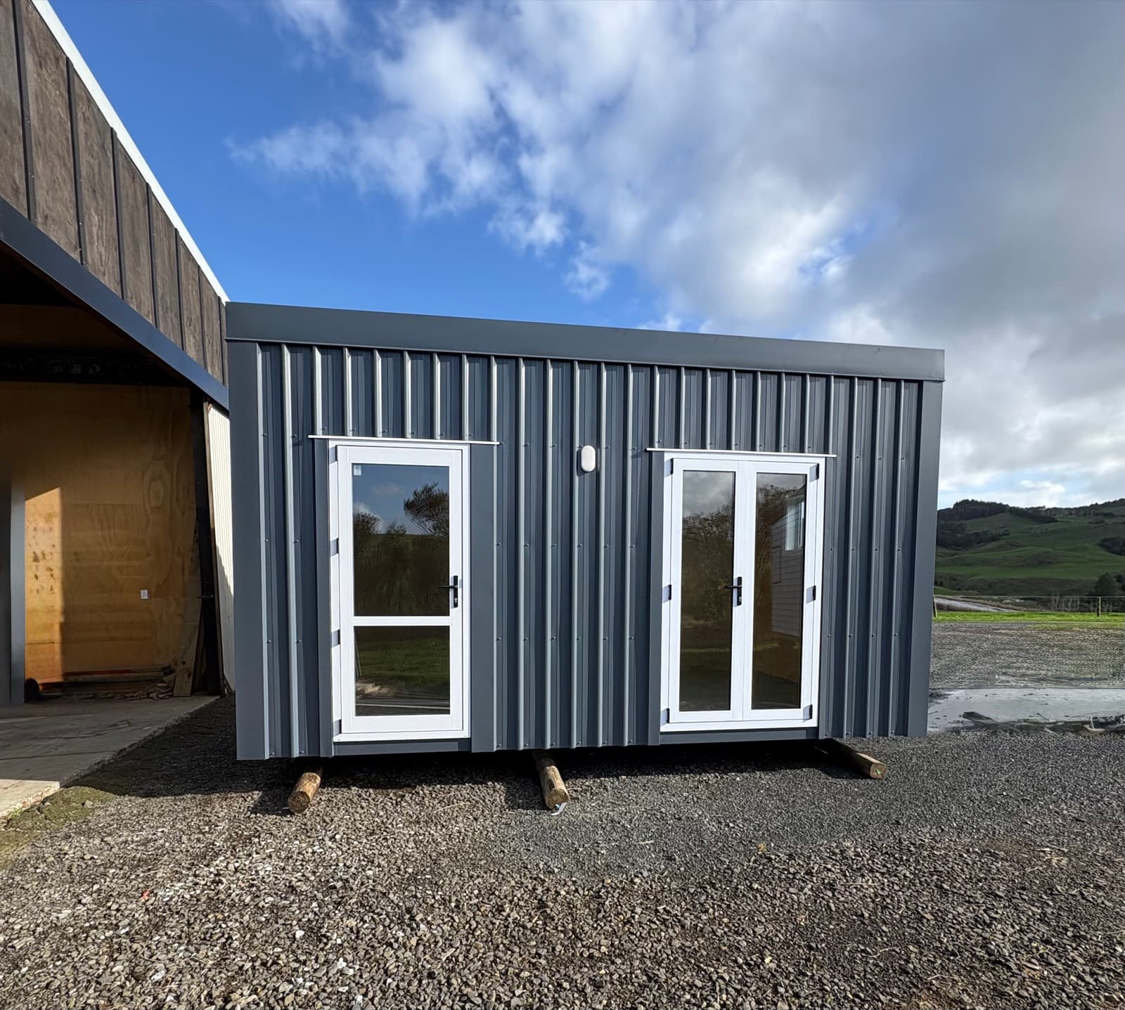 5×2.7 twin sleepout cabin with two private rooms